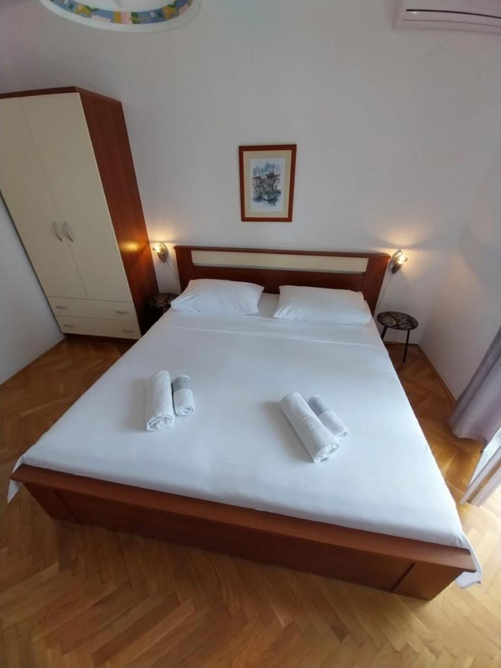 Apartments Josip บาชกาโวดา ภายนอก รูปภาพ