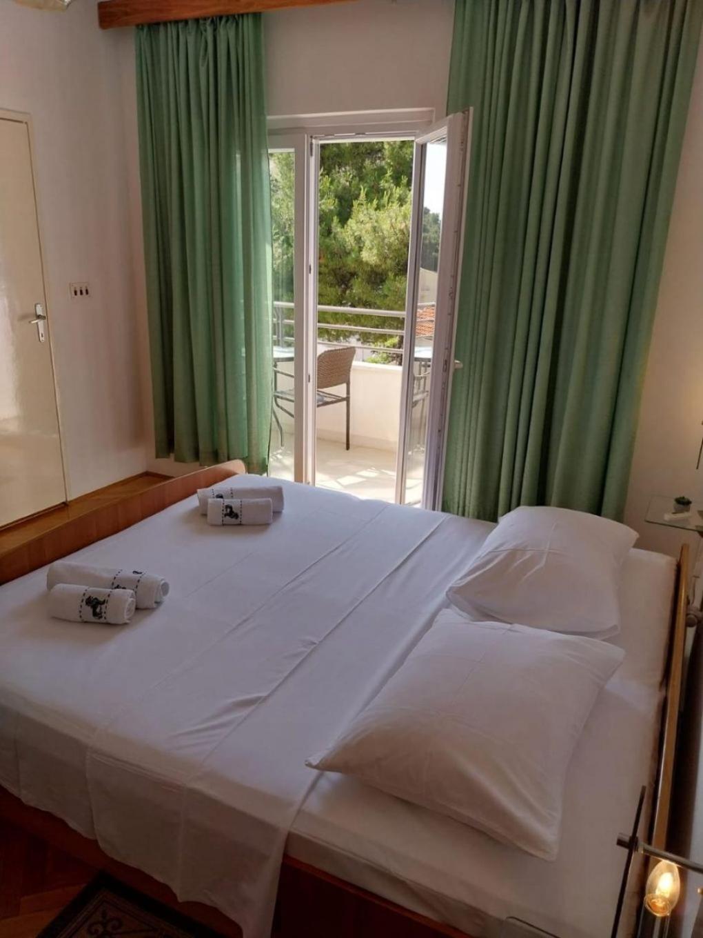 Apartments Josip บาชกาโวดา ภายนอก รูปภาพ
