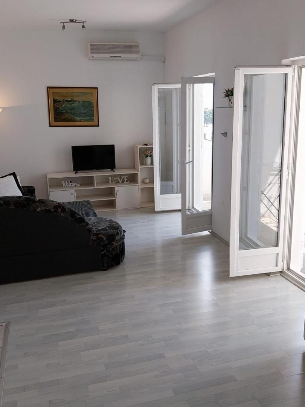 Apartments Josip บาชกาโวดา ภายนอก รูปภาพ