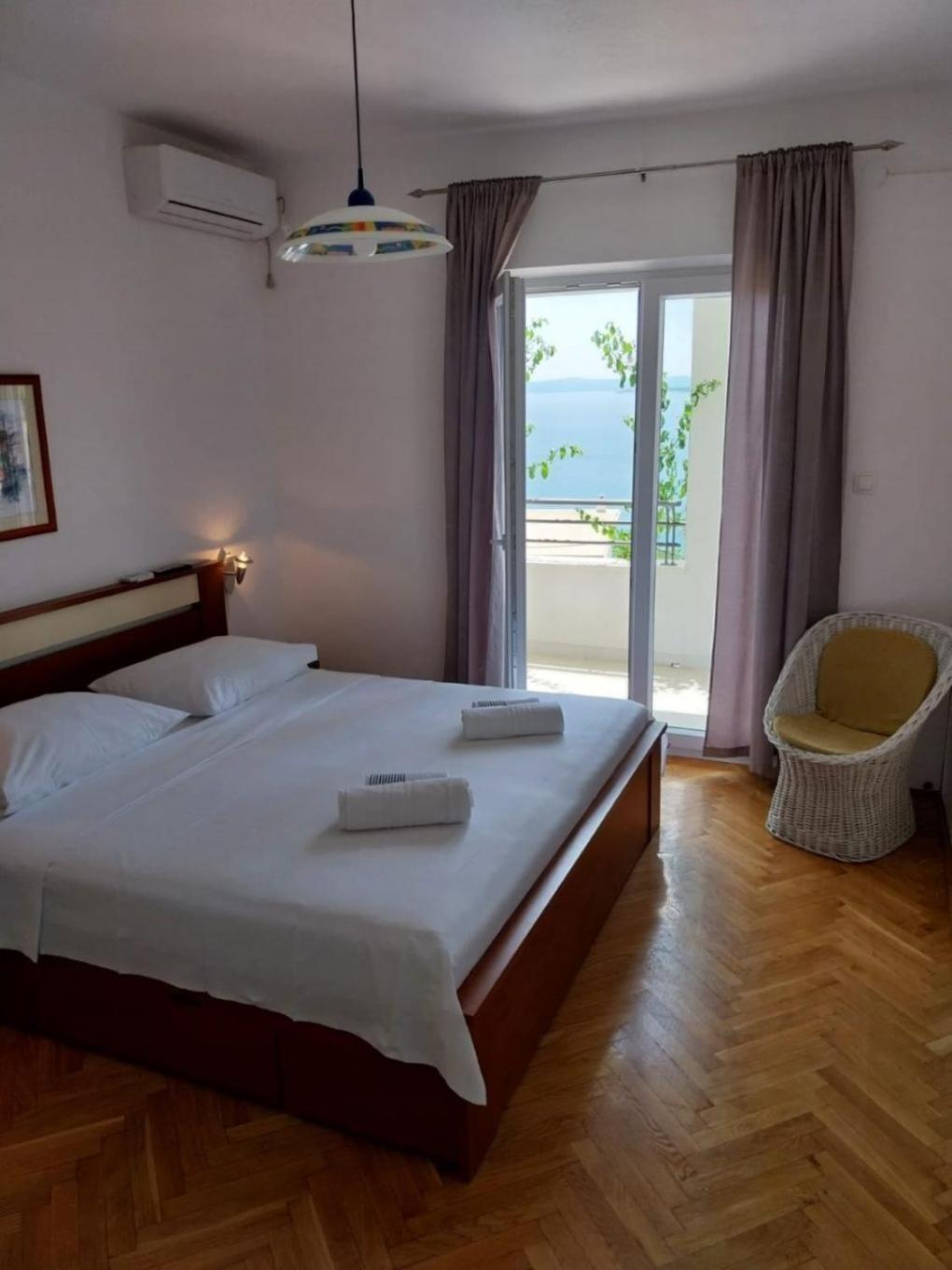 Apartments Josip บาชกาโวดา ภายนอก รูปภาพ