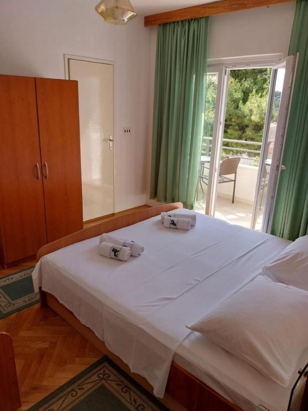 Apartments Josip บาชกาโวดา ภายนอก รูปภาพ